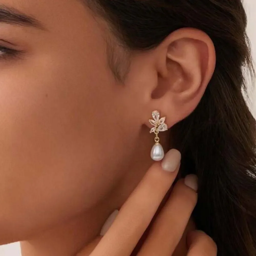 Pearl Drop Earrings M1312